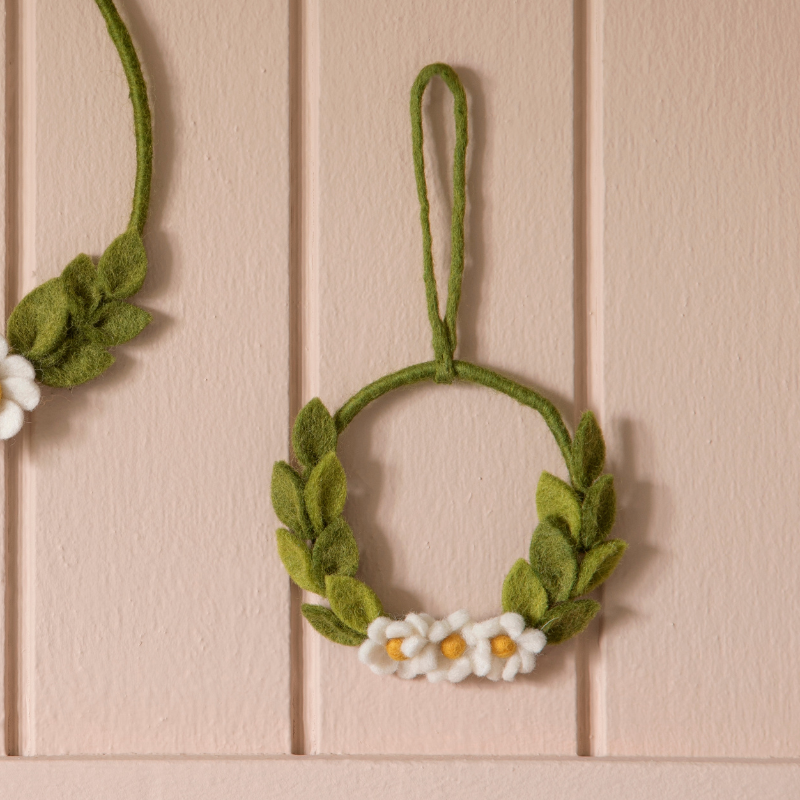 Simple Flower Wreath by Én Gry & Sif