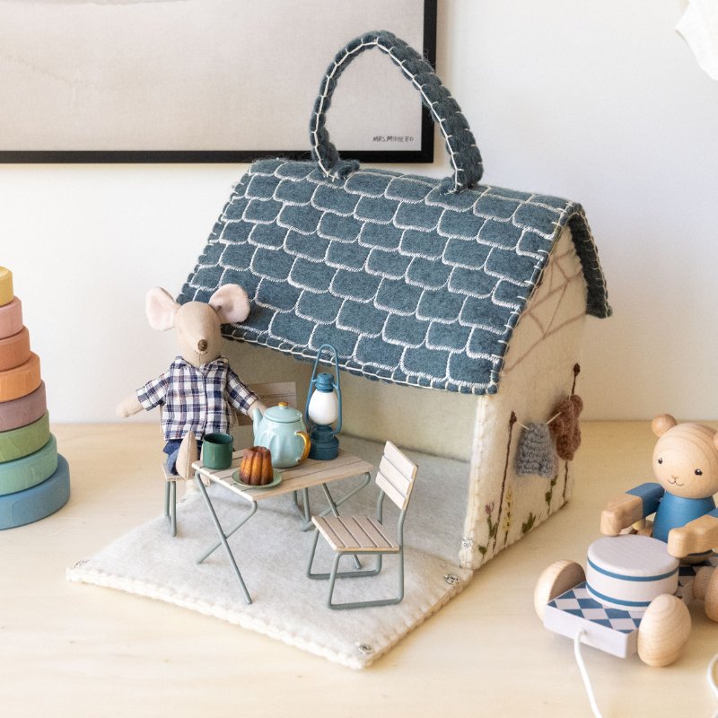 Felt House with Blue Roof and Handle by Én Gry & Sif - Maude Kids Decor