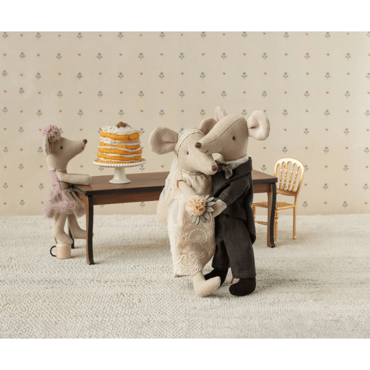 PREORDER | Wedding Mice Couple in Box | Mum and Dad by Maileg - Maude Kids Decor