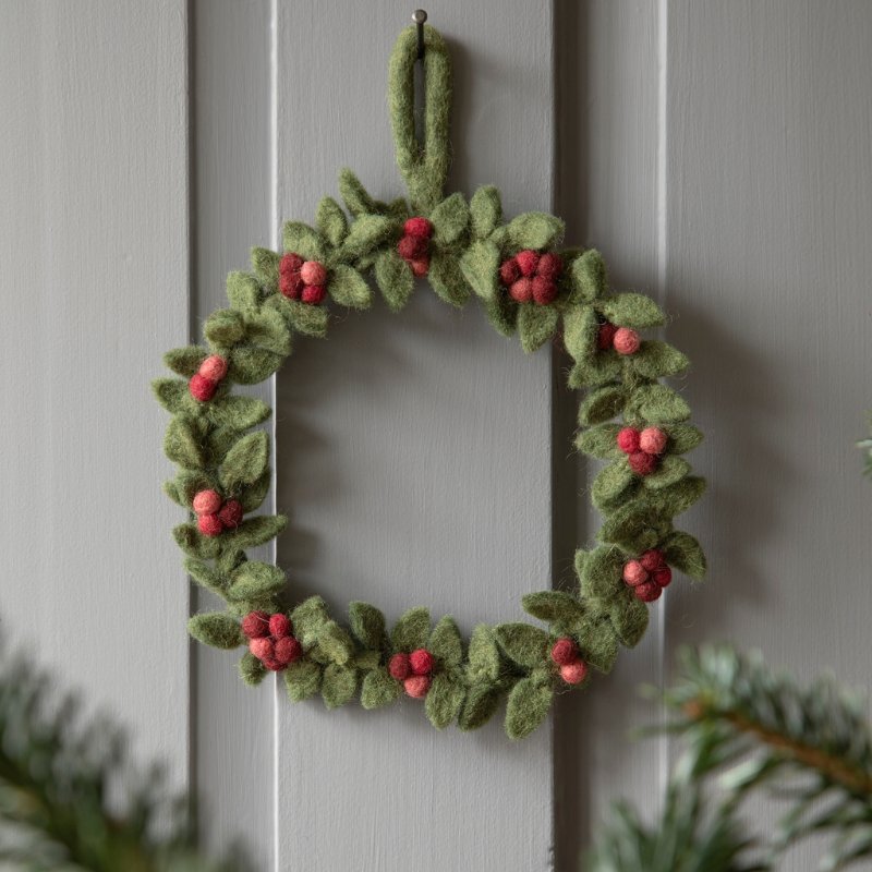 Small Green Wreath with Red Berries by Én Gry & Sif - Maude Kids Decor