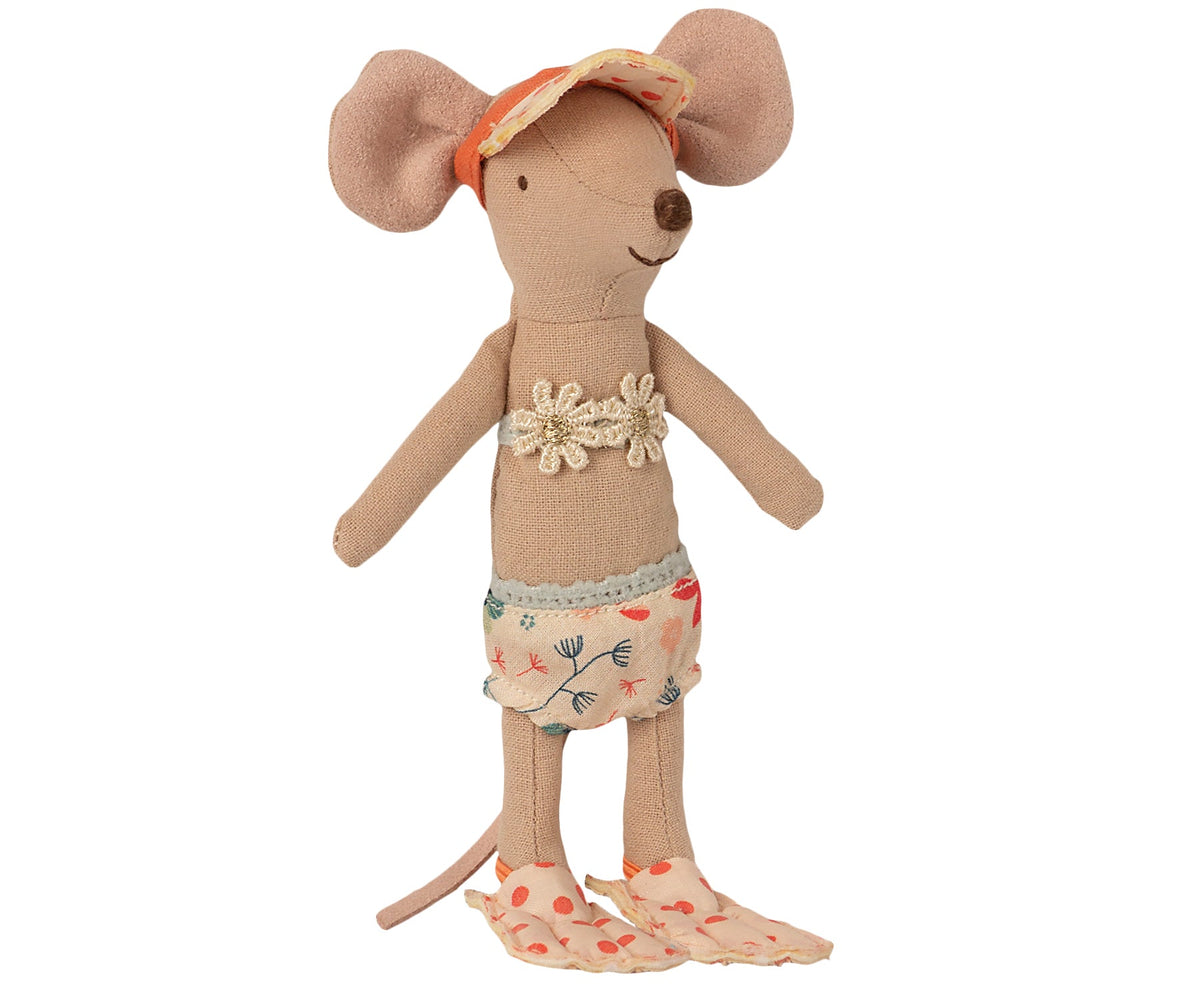 Beach mice, Big Sister in Cabin de Plage | Beach Collection by Maileg