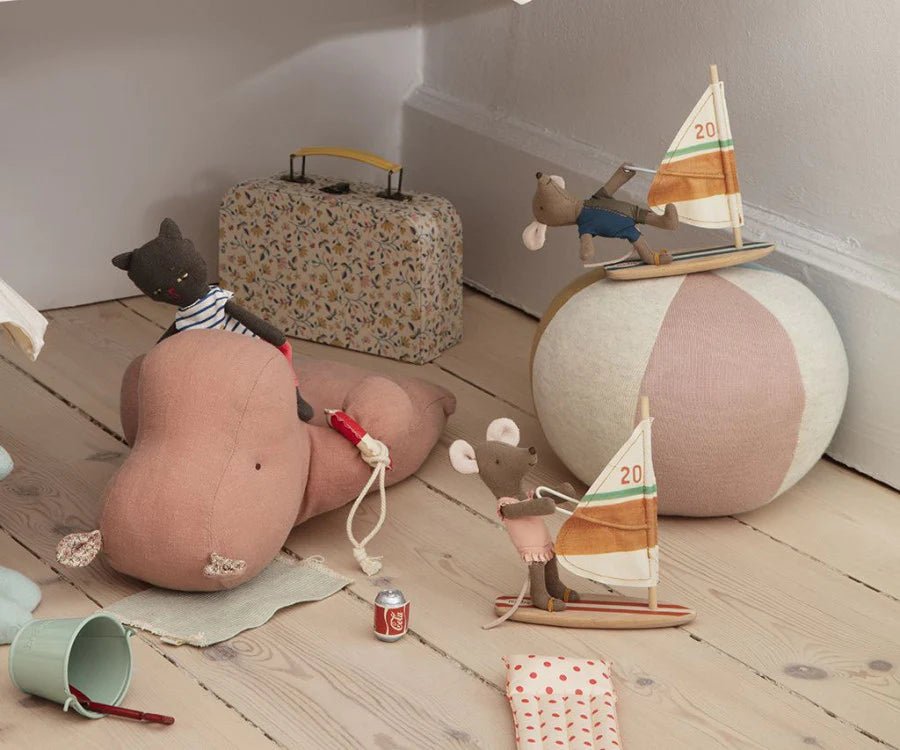 Beach mice, Surfer Little Brother | Beach Collection by Maileg