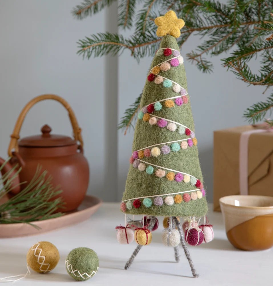 Big Christmas Tree with Garland by Én Gry & Sif - Maude Kids Decor